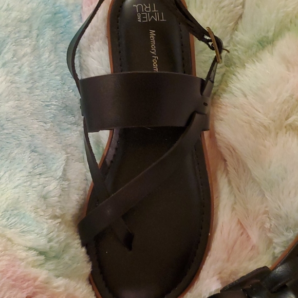 Black [time and true] sandals - Picture 5 of 5